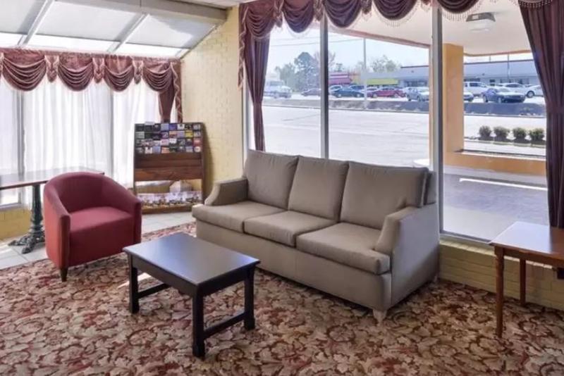 Quality Inn Starkville Extérieur photo