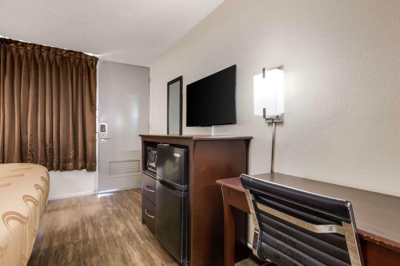 Quality Inn Starkville Extérieur photo